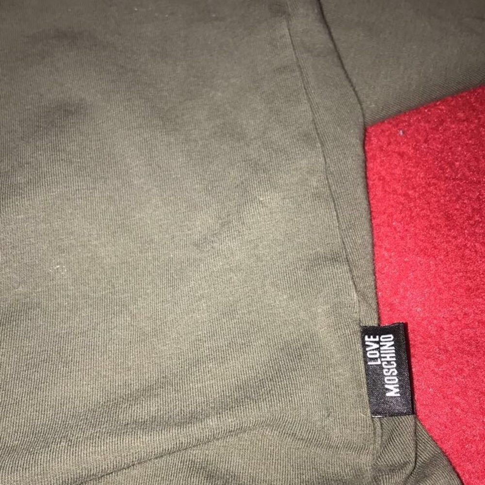 Men’s moschino shirt